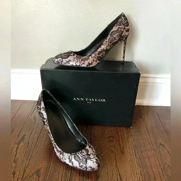Ann Taylor Women’s 8 Black Lace Shimmer Pink Pump w/3.5” Heel - NEW IN BOX!! - Picture 1 of 11